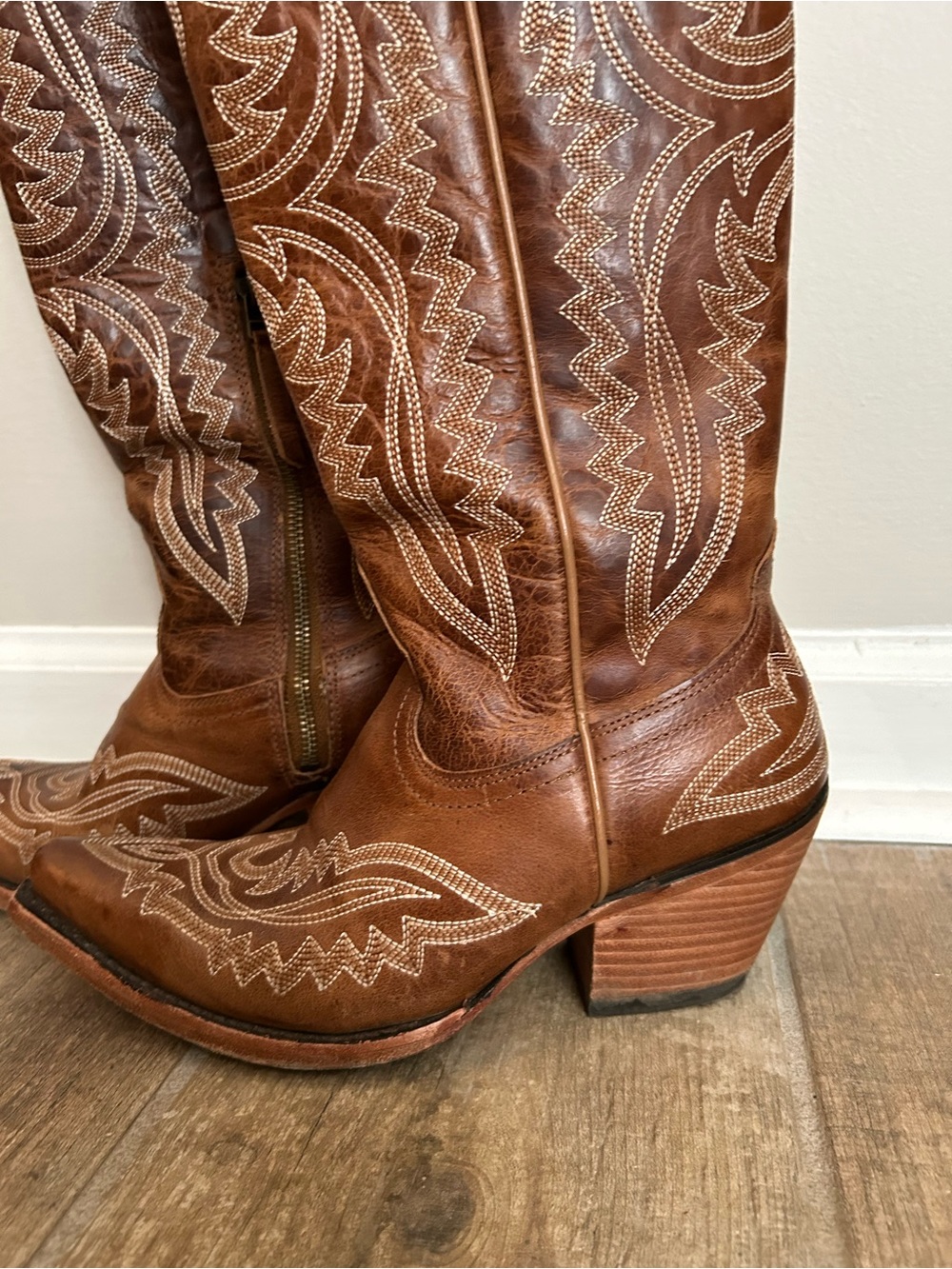 Ariat Brown Embroidered Leather Heeled Western Boots